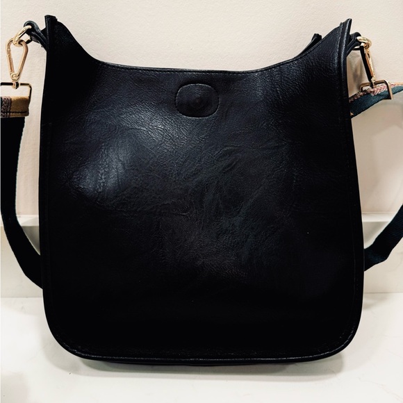 Ah Dorned classic messenger purse bag. Aztec strap. - Picture 7 of 11